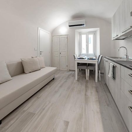 Appartement H11 Piccola Perla A Un Passo Dal Mare à Santo Stefano al Mare Extérieur photo