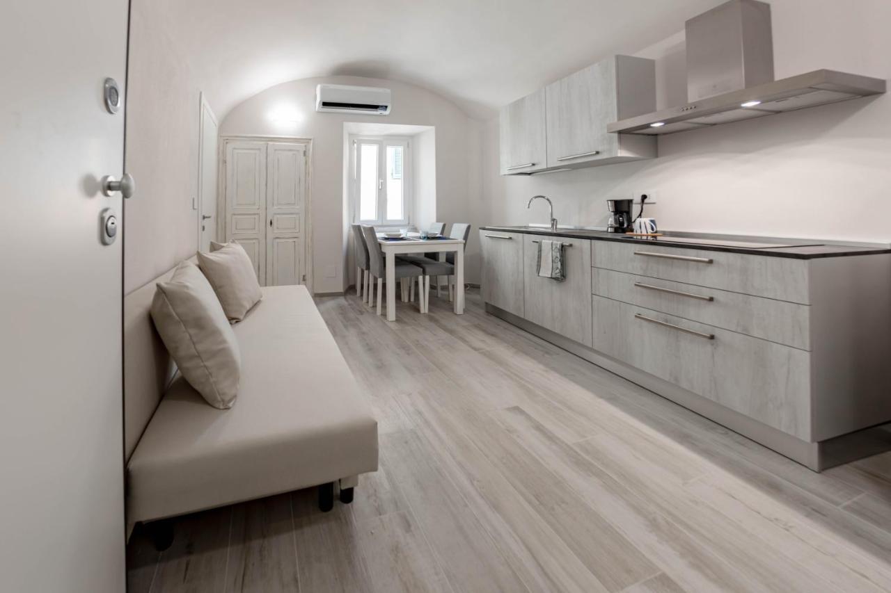 Appartement H11 Piccola Perla A Un Passo Dal Mare à Santo Stefano al Mare Extérieur photo