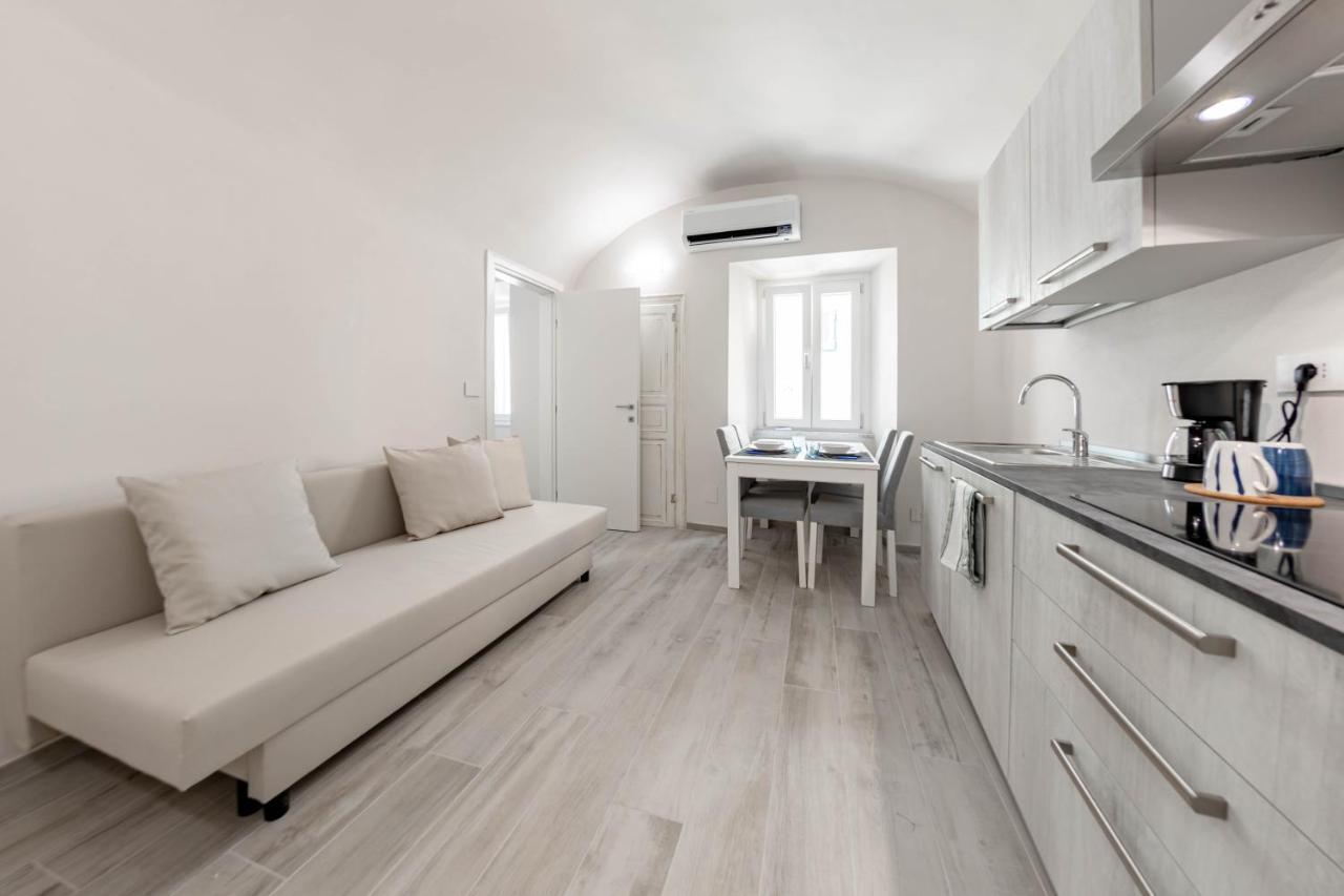 Appartement H11 Piccola Perla A Un Passo Dal Mare à Santo Stefano al Mare Extérieur photo