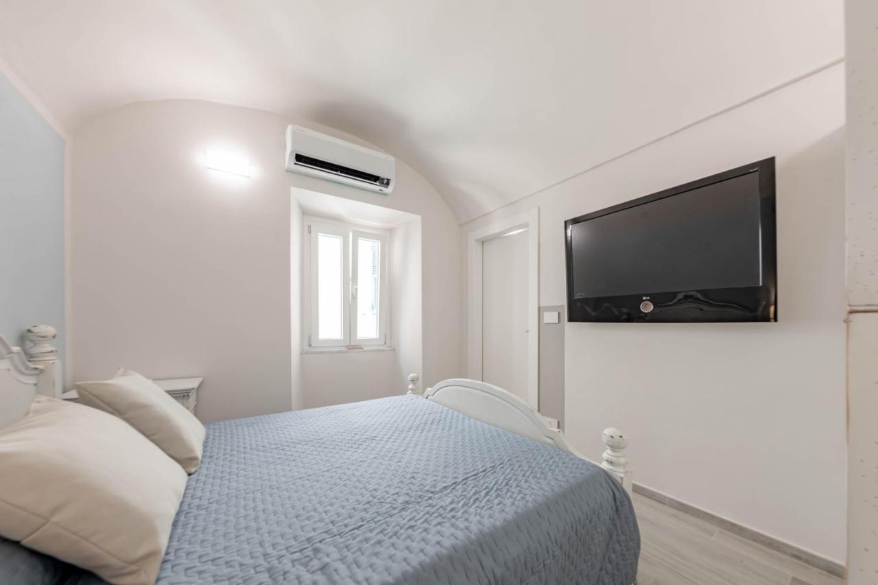 Appartement H11 Piccola Perla A Un Passo Dal Mare à Santo Stefano al Mare Extérieur photo