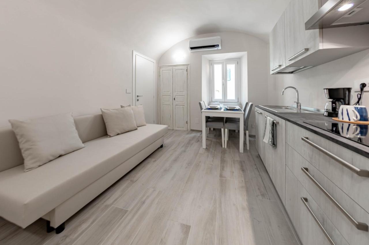 Appartement H11 Piccola Perla A Un Passo Dal Mare à Santo Stefano al Mare Extérieur photo